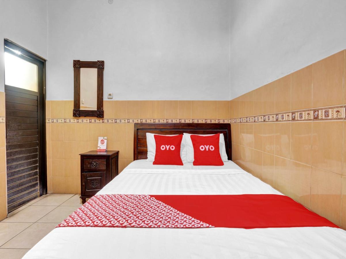 Oyo 90695 Srikandi Nologaten Hotel Yogyakarta Exterior foto