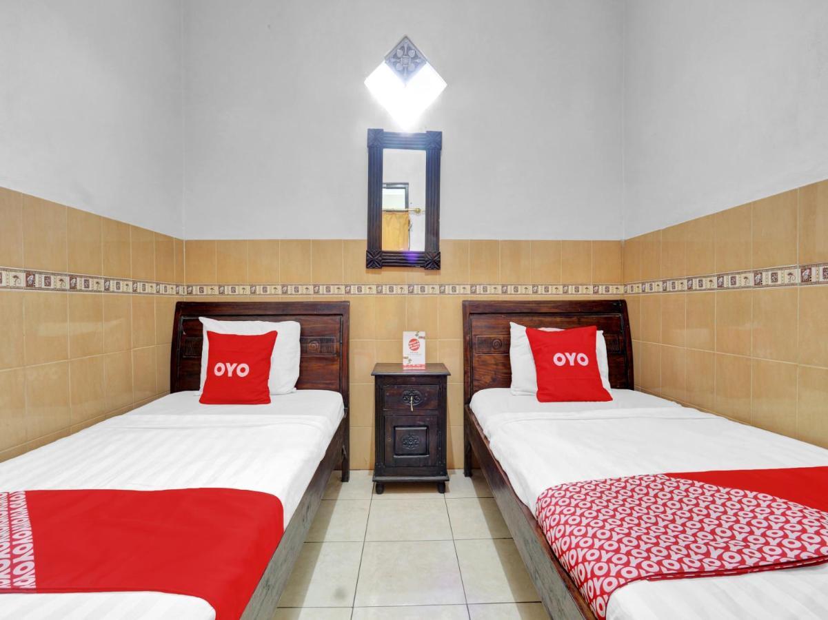 Oyo 90695 Srikandi Nologaten Hotel Yogyakarta Exterior foto